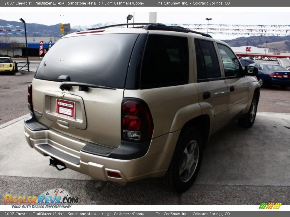 2007 Chevrolet TrailBlazer LS 4x4 Sandstone Metallic / Light Cashmere/Ebony Photo #4
