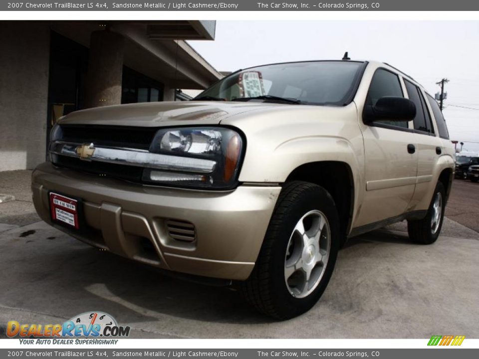 2007 Chevrolet TrailBlazer LS 4x4 Sandstone Metallic / Light Cashmere/Ebony Photo #10