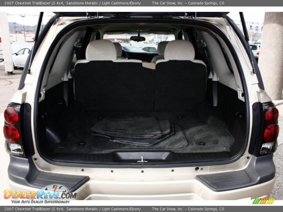 2007 Chevrolet TrailBlazer LS 4x4 Sandstone Metallic / Light Cashmere/Ebony Photo #14