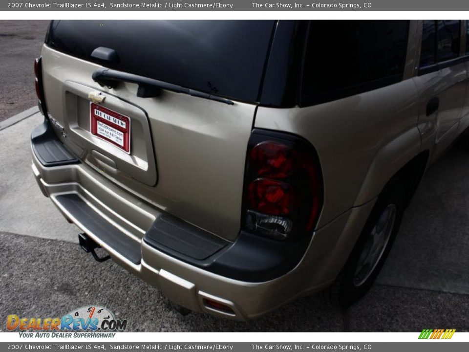 2007 Chevrolet TrailBlazer LS 4x4 Sandstone Metallic / Light Cashmere/Ebony Photo #18