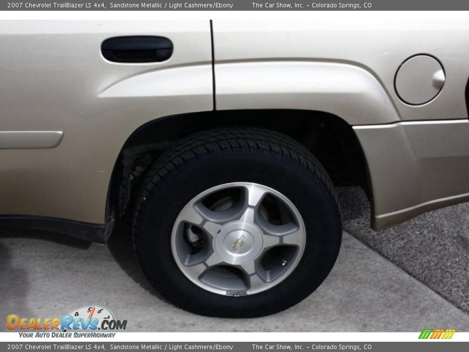 2007 Chevrolet TrailBlazer LS 4x4 Sandstone Metallic / Light Cashmere/Ebony Photo #22