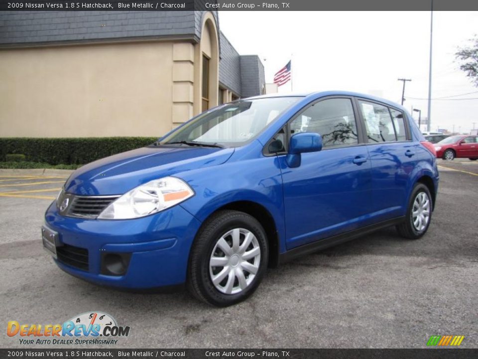 2009 Nissan Versa 1.8 S Hatchback Blue Metallic / Charcoal Photo #3