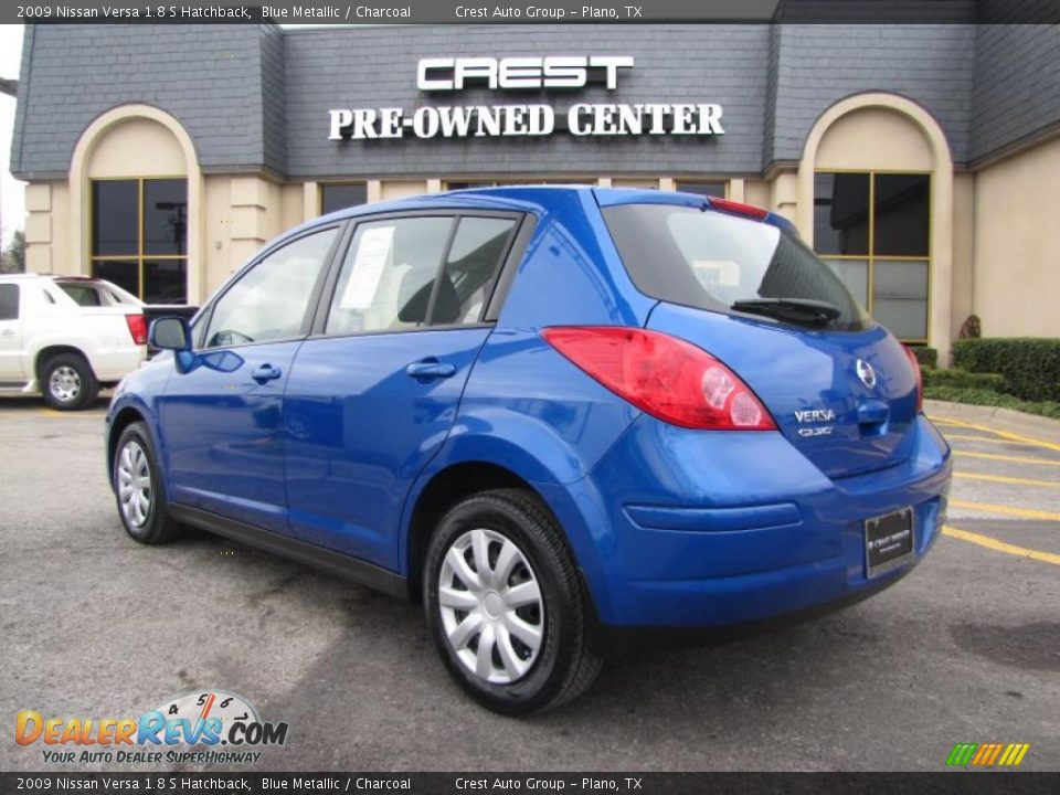 2009 Nissan Versa 1.8 S Hatchback Blue Metallic / Charcoal Photo #5