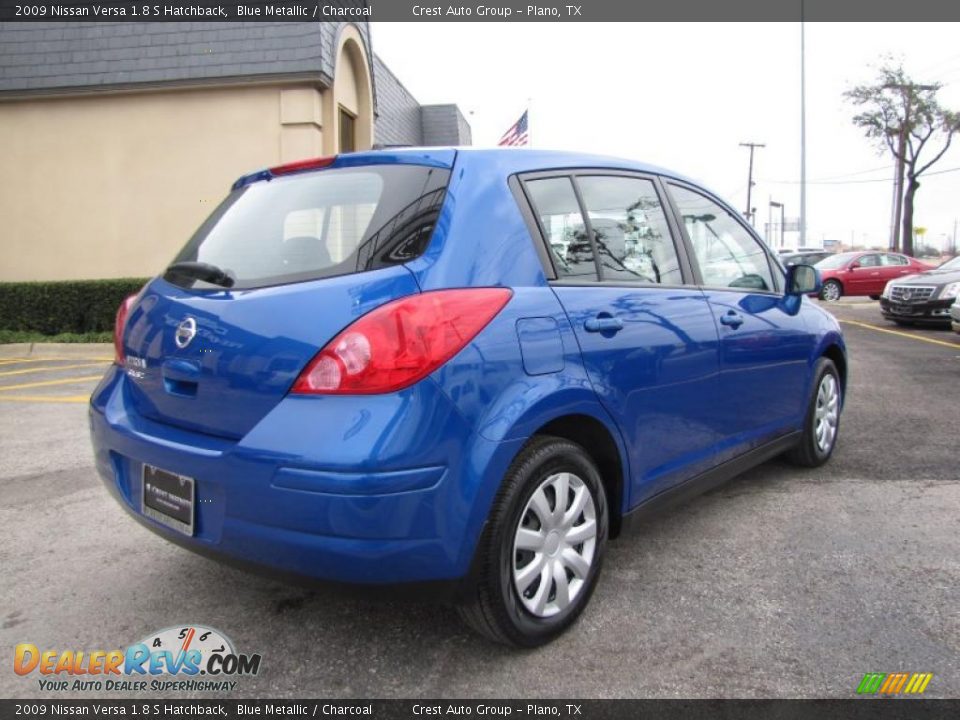 2009 Nissan Versa 1.8 S Hatchback Blue Metallic / Charcoal Photo #7