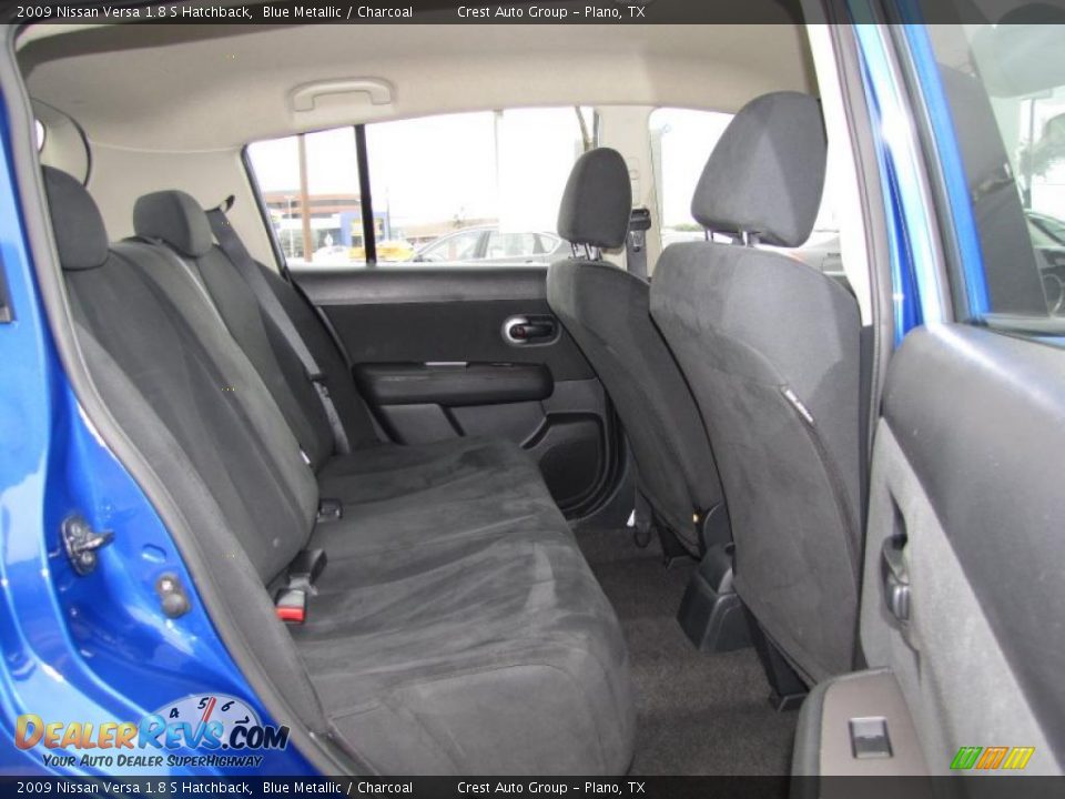 2009 Nissan Versa 1.8 S Hatchback Blue Metallic / Charcoal Photo #11