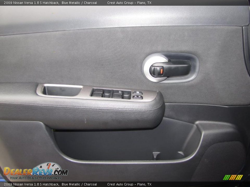 2009 Nissan Versa 1.8 S Hatchback Blue Metallic / Charcoal Photo #13
