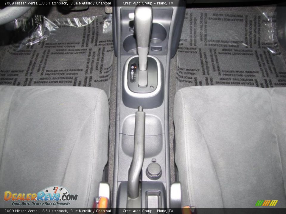 2009 Nissan Versa 1.8 S Hatchback Blue Metallic / Charcoal Photo #17