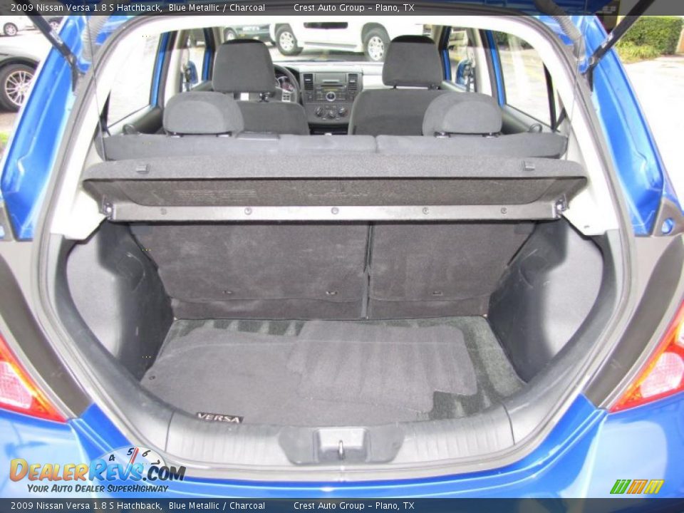 2009 Nissan Versa 1.8 S Hatchback Blue Metallic / Charcoal Photo #19