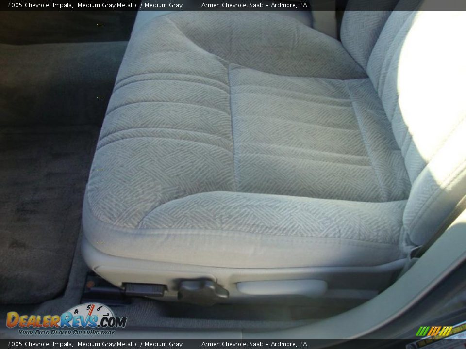2005 Chevrolet Impala Medium Gray Metallic / Medium Gray Photo #15