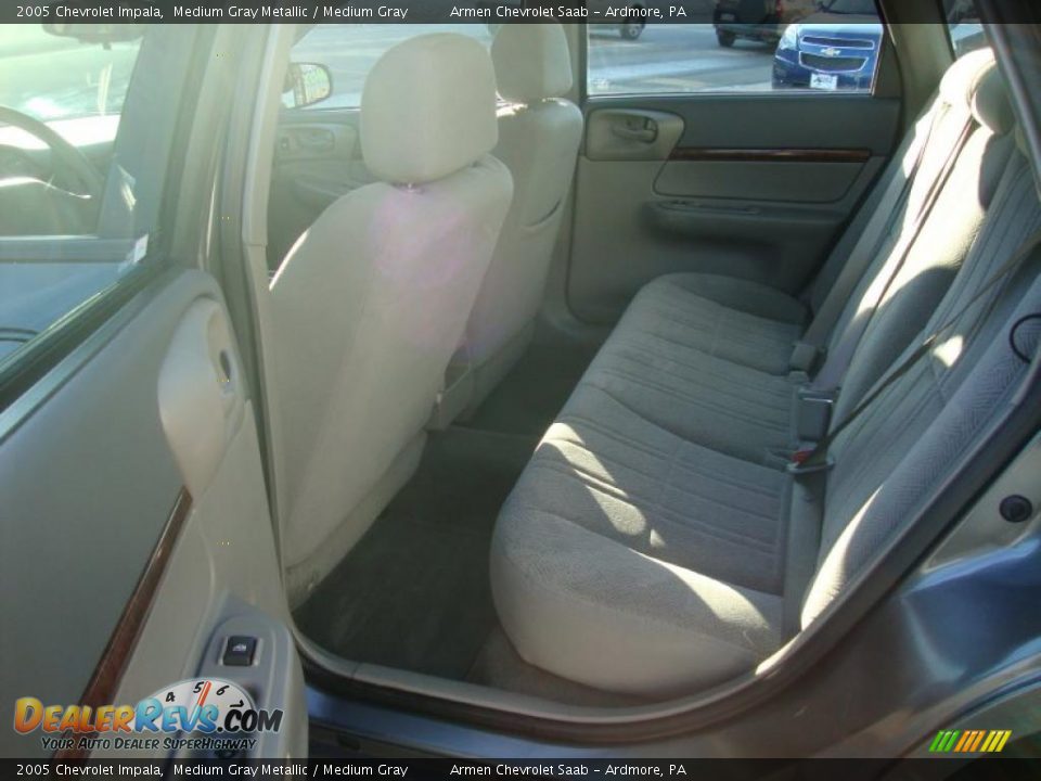 2005 Chevrolet Impala Medium Gray Metallic / Medium Gray Photo #20
