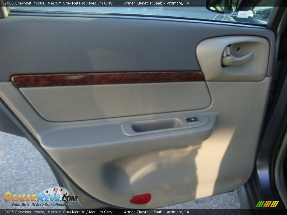 2005 Chevrolet Impala Medium Gray Metallic / Medium Gray Photo #21