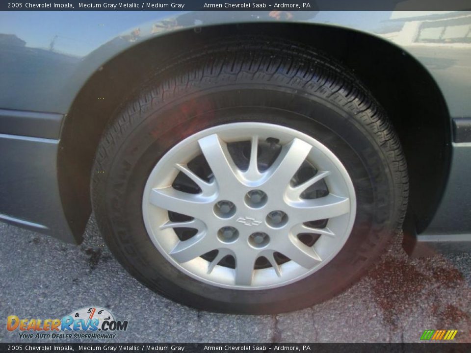 2005 Chevrolet Impala Medium Gray Metallic / Medium Gray Photo #25