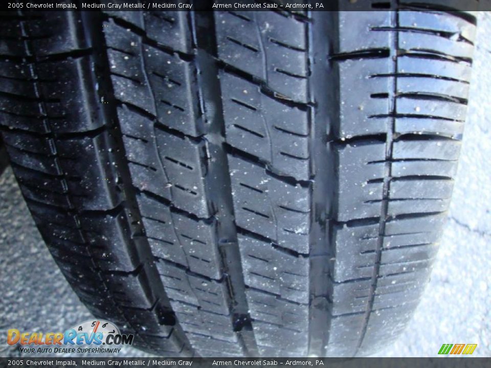 2005 Chevrolet Impala Medium Gray Metallic / Medium Gray Photo #26
