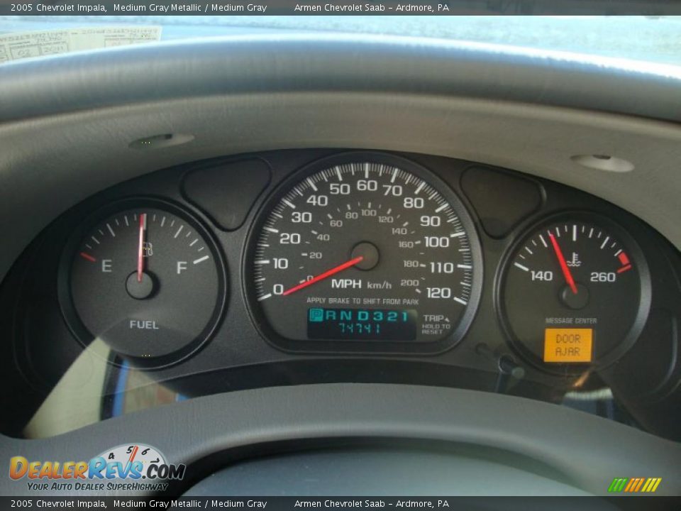 2005 Chevrolet Impala Medium Gray Metallic / Medium Gray Photo #31