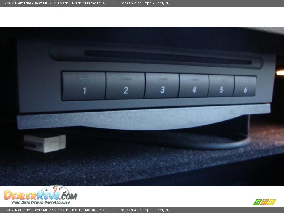 2007 Mercedes-Benz ML 350 4Matic Black / Macadamia Photo #18
