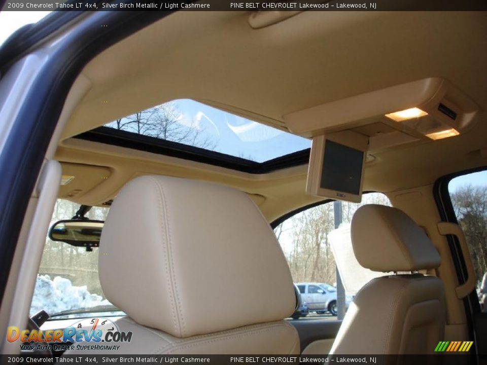 2009 Chevrolet Tahoe LT 4x4 Silver Birch Metallic / Light Cashmere Photo #12