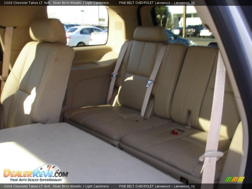2009 Chevrolet Tahoe LT 4x4 Silver Birch Metallic / Light Cashmere Photo #14