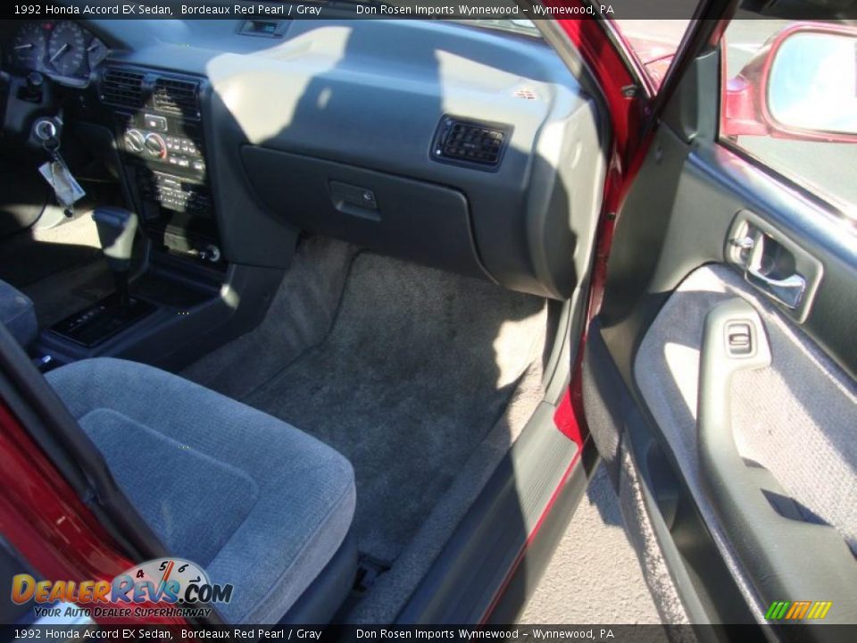 1992 Honda Accord EX Sedan Bordeaux Red Pearl / Gray Photo #17