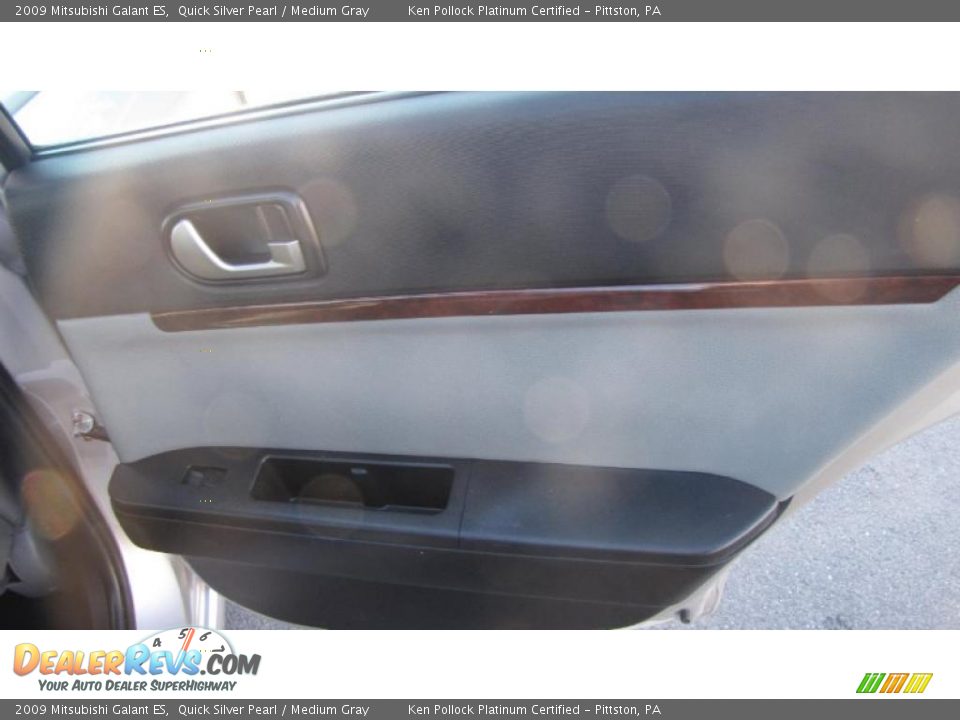 2009 Mitsubishi Galant ES Quick Silver Pearl / Medium Gray Photo #17