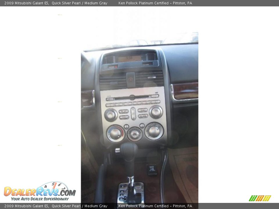 2009 Mitsubishi Galant ES Quick Silver Pearl / Medium Gray Photo #18