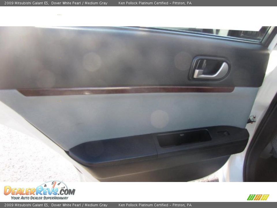 2009 Mitsubishi Galant ES Dover White Pearl / Medium Gray Photo #11