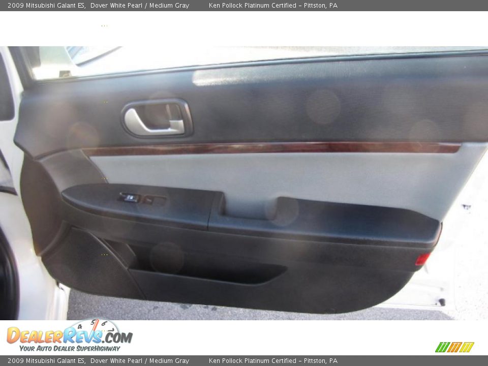 2009 Mitsubishi Galant ES Dover White Pearl / Medium Gray Photo #15