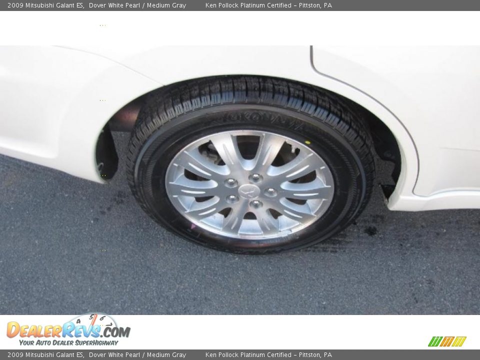 2009 Mitsubishi Galant ES Dover White Pearl / Medium Gray Photo #20