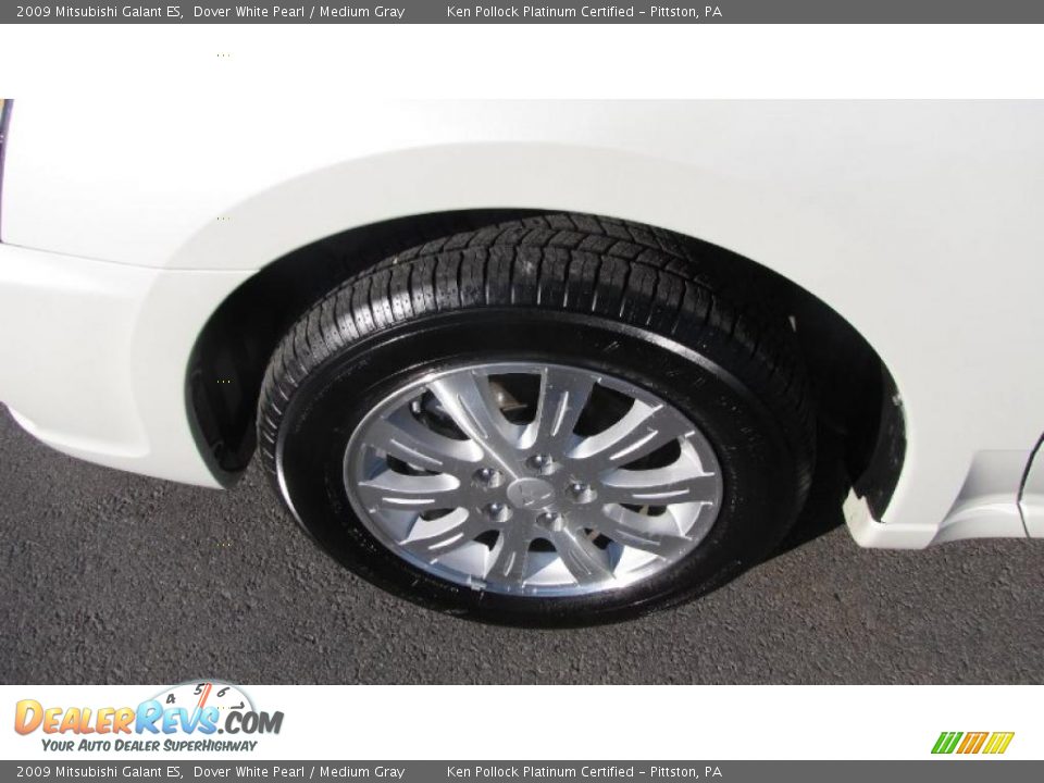 2009 Mitsubishi Galant ES Dover White Pearl / Medium Gray Photo #22