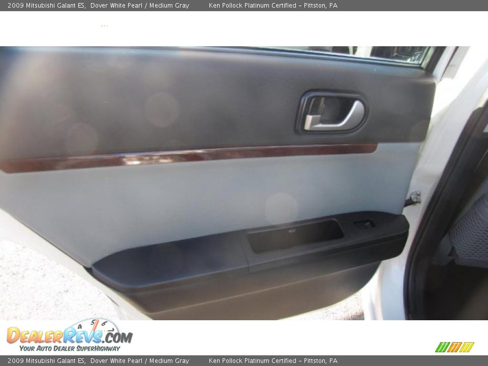 2009 Mitsubishi Galant ES Dover White Pearl / Medium Gray Photo #11