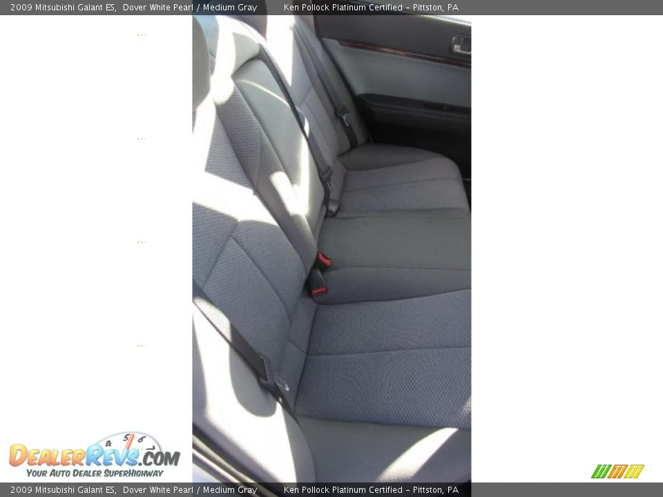 2009 Mitsubishi Galant ES Dover White Pearl / Medium Gray Photo #16