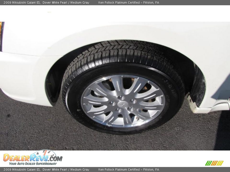 2009 Mitsubishi Galant ES Dover White Pearl / Medium Gray Photo #22