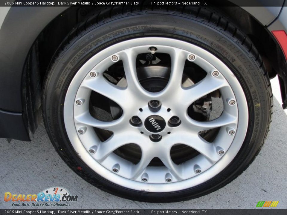 2006 Mini Cooper S Hardtop Dark Silver Metallic / Space Gray/Panther Black Photo #15