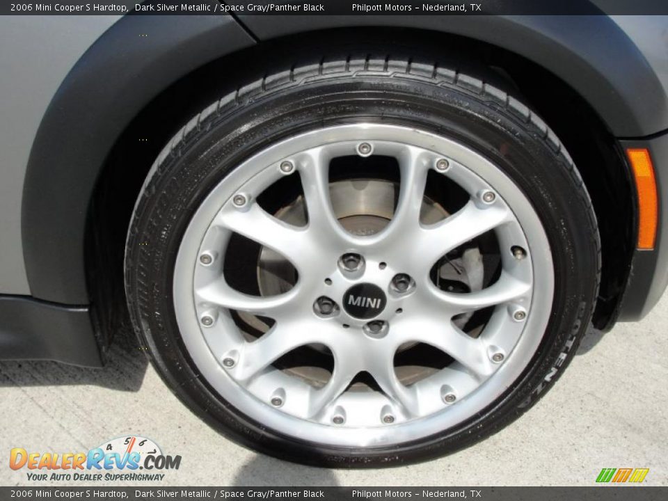 2006 Mini Cooper S Hardtop Dark Silver Metallic / Space Gray/Panther Black Photo #17