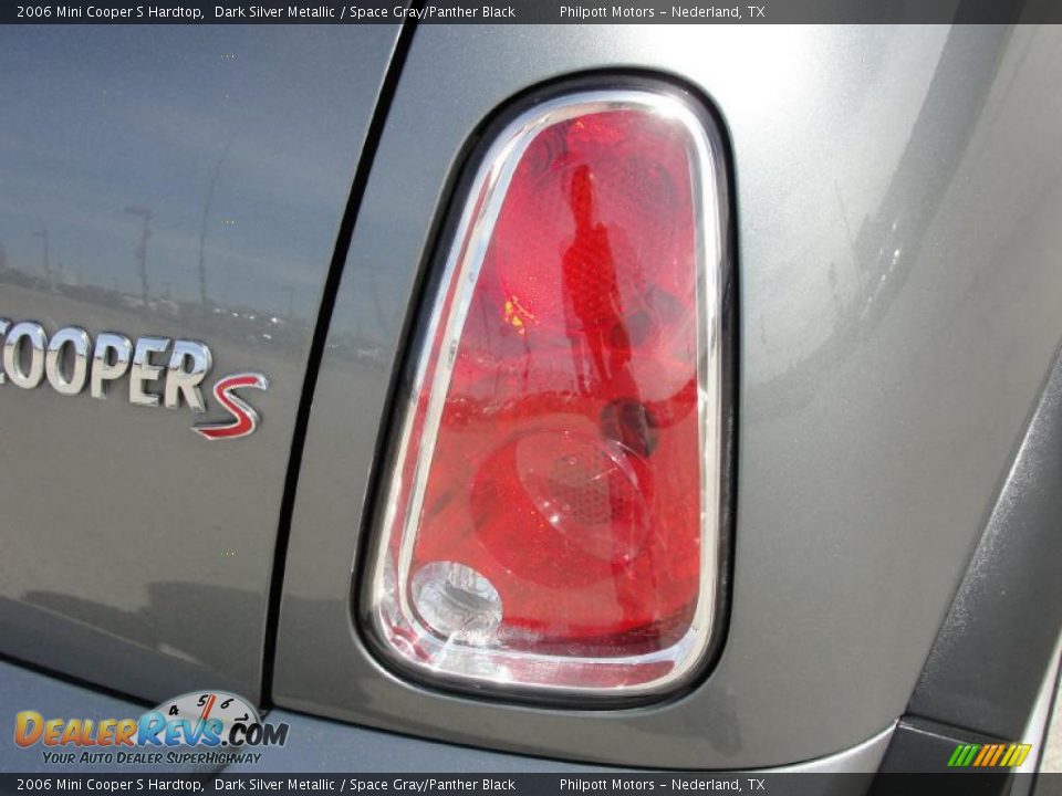 2006 Mini Cooper S Hardtop Dark Silver Metallic / Space Gray/Panther Black Photo #23