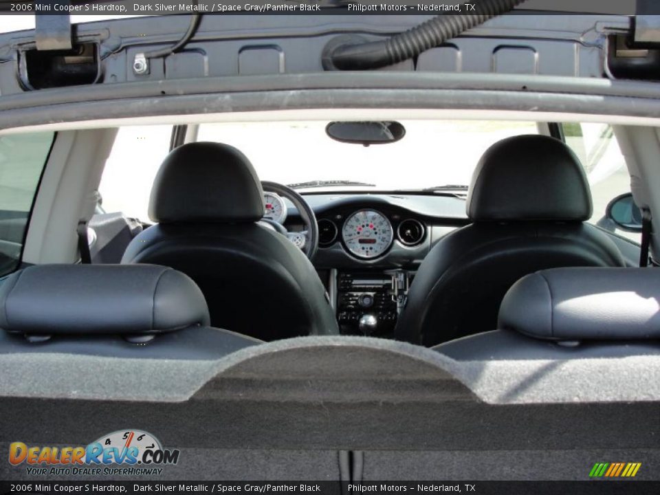 2006 Mini Cooper S Hardtop Dark Silver Metallic / Space Gray/Panther Black Photo #35