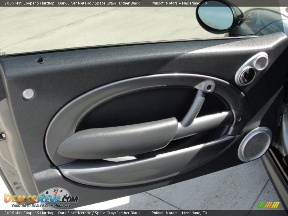 2006 Mini Cooper S Hardtop Dark Silver Metallic / Space Gray/Panther Black Photo #36