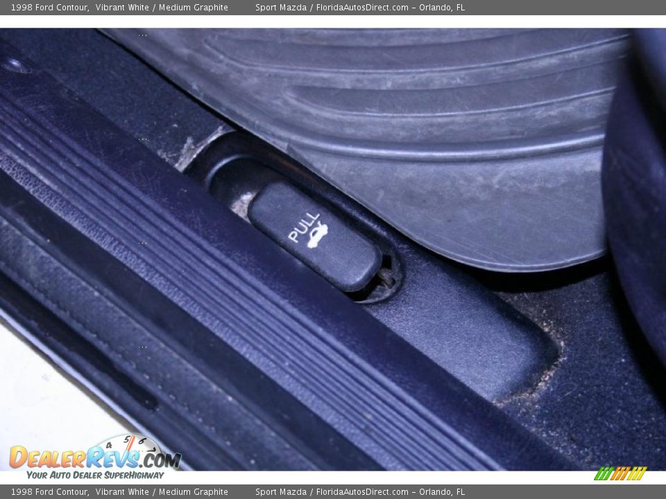 1998 Ford Contour Vibrant White / Medium Graphite Photo #23