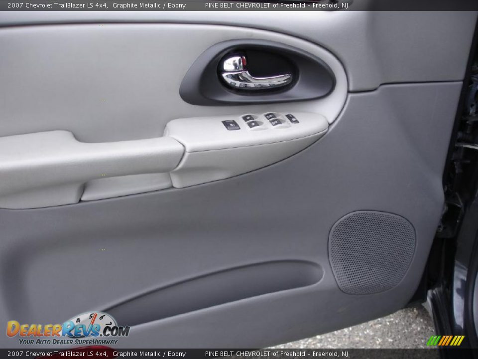 2007 Chevrolet TrailBlazer LS 4x4 Graphite Metallic / Ebony Photo #10