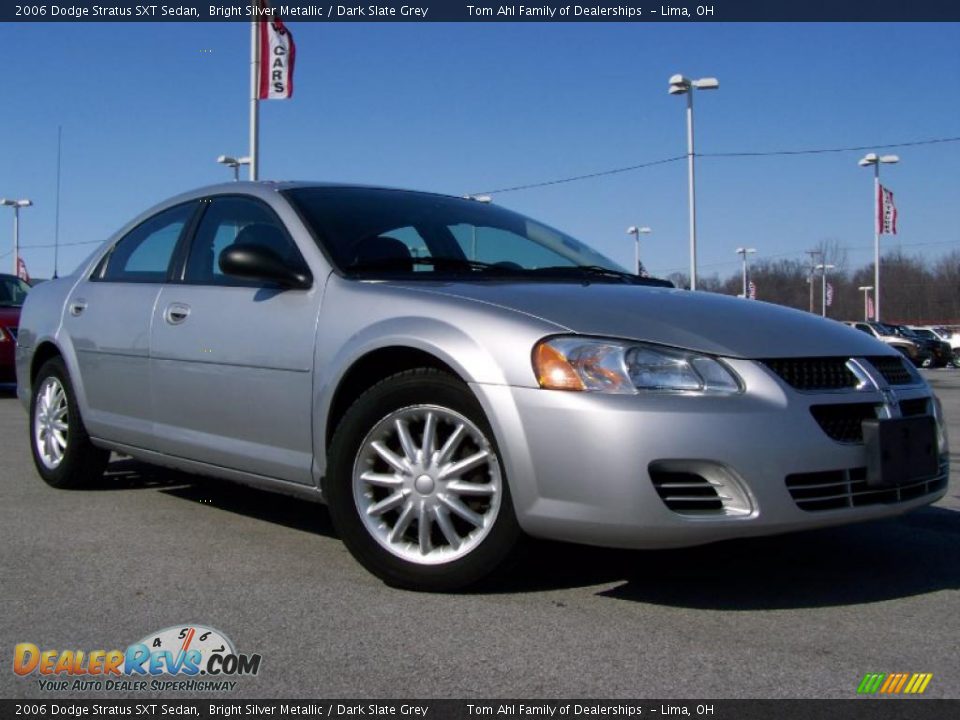 2006 Dodge Stratus SXT Sedan Bright Silver Metallic / Dark Slate Grey Photo #1