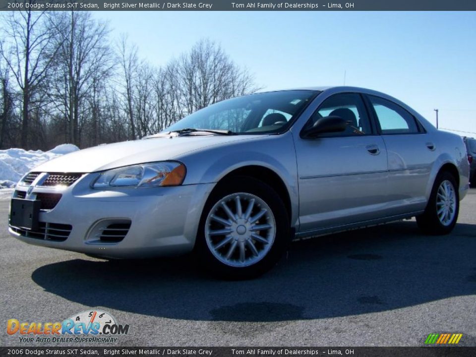 2006 Dodge Stratus SXT Sedan Bright Silver Metallic / Dark Slate Grey Photo #5