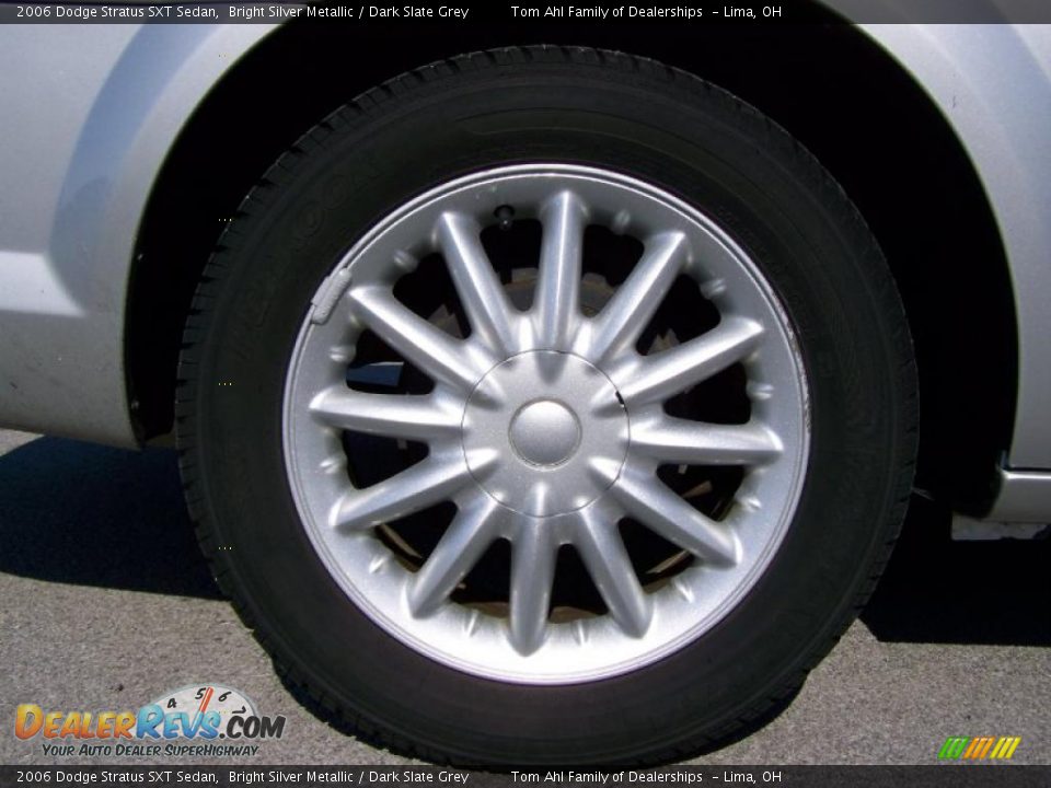 2006 Dodge Stratus SXT Sedan Bright Silver Metallic / Dark Slate Grey Photo #8