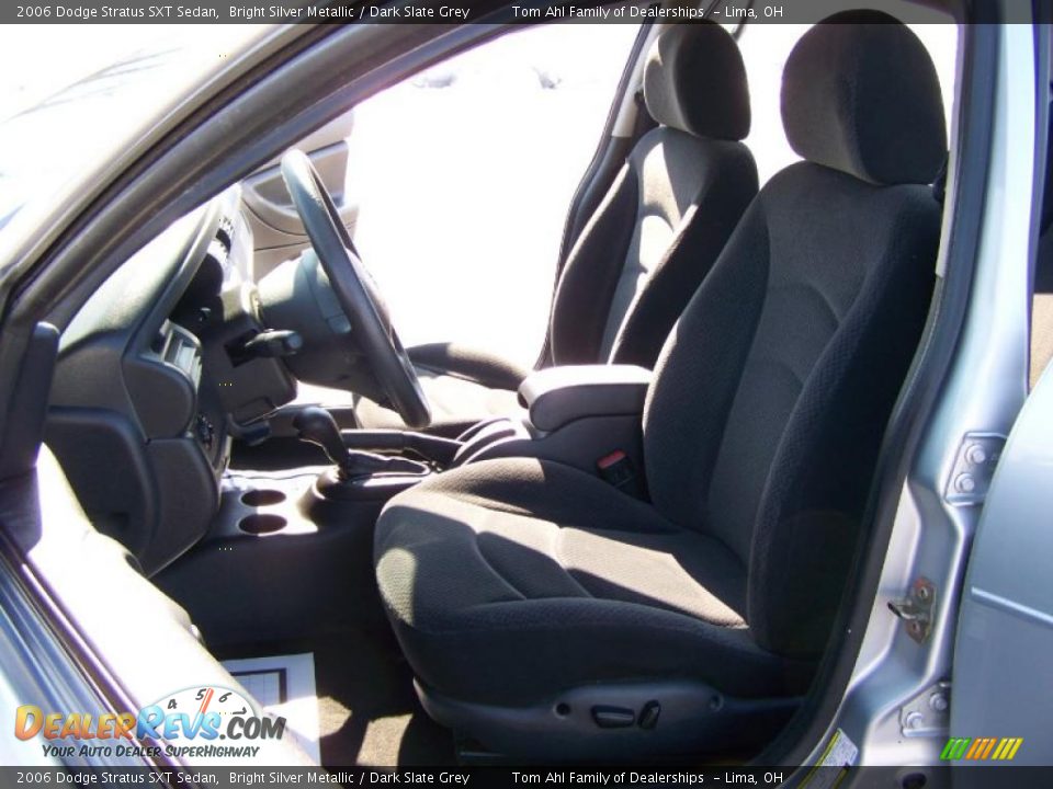 2006 Dodge Stratus SXT Sedan Bright Silver Metallic / Dark Slate Grey Photo #9