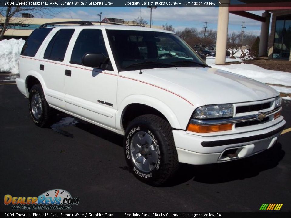 2004 Chevrolet Blazer LS 4x4 Summit White / Graphite Gray Photo #12