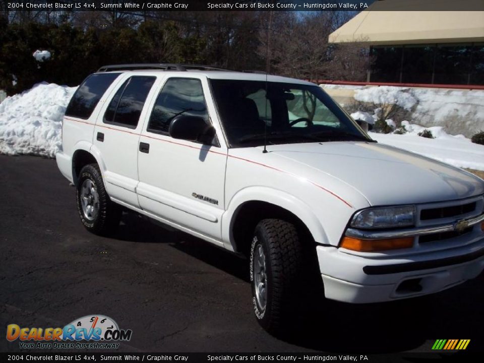 2004 Chevrolet Blazer LS 4x4 Summit White / Graphite Gray Photo #15