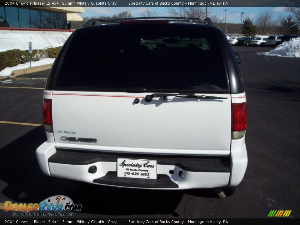 2004 Chevrolet Blazer LS 4x4 Summit White / Graphite Gray Photo #17