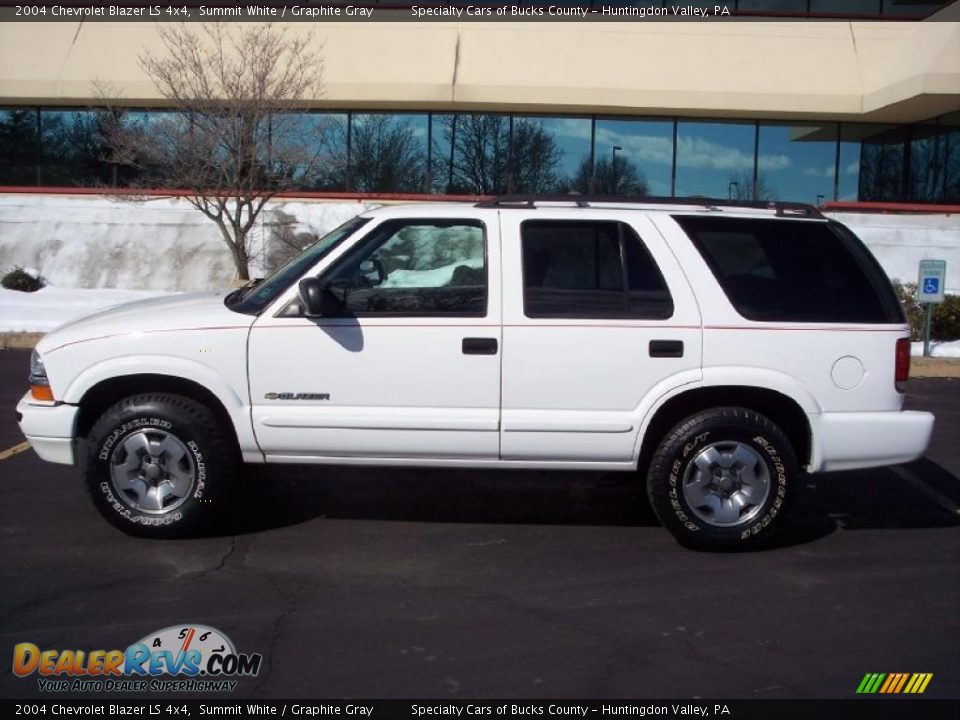 2004 Chevrolet Blazer LS 4x4 Summit White / Graphite Gray Photo #19