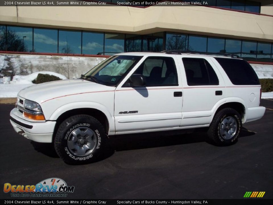 2004 Chevrolet Blazer LS 4x4 Summit White / Graphite Gray Photo #20