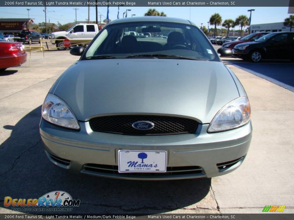 2006 Ford Taurus SE Light Tundra Metallic / Medium/Dark Pebble Beige Photo #3