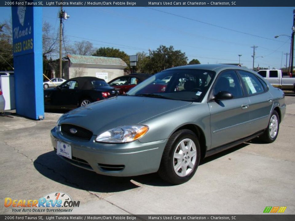 2006 Ford Taurus SE Light Tundra Metallic / Medium/Dark Pebble Beige Photo #4