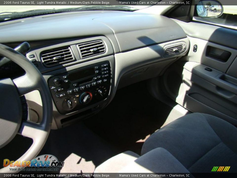 2006 Ford Taurus SE Light Tundra Metallic / Medium/Dark Pebble Beige Photo #15